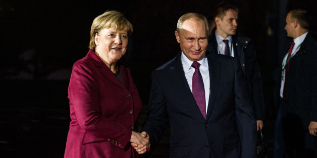 Chancellor Angela Merkel (CDU) welcomes the Russian President Vladimir Putin at the Federal Chancellery, in Berlin, Germany, on October 19, 2016. Chancellor Merkel, French President Hollande, Ukrainian President Poroshenko and Russian President Putin have agreed to hold a meeting of heads of state and government in Normandy-Format. The semi-official trilateral contact group at the government and foreign minister level deals with the conflict in Ukraine and the implementation of the Minsk agree