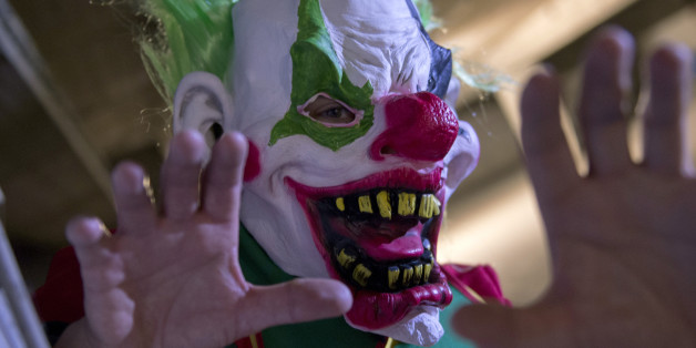 Ein 16-jähriger Horror-Clown aus Berlin wird niedergestochen und überlebt nur knapp
