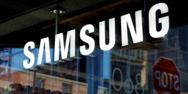 Signage is seen at the Samsung 837 store in the Meatpacking District of Manhattan, New York, U.S., October 10, 2016. REUTERS/Andrew Kelly/File Photo