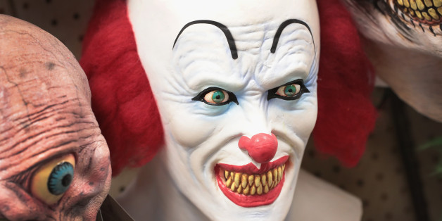 Sollten Clownsmasken verboten werden? Filmt, was ihr denkt!