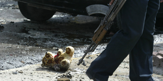 Mit Bomben versehene Teddybären und Plüschhasen sollen gezielt Kinder töten