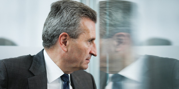Rücktrittsforderung nach rassistischer Rede: EU-Politiker gehen mit Oettinger auf Distanz