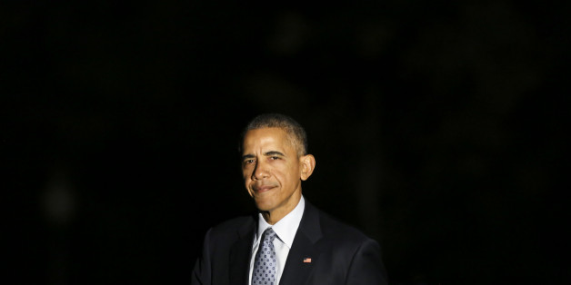WASHINGTON, DC - NOVEMBER 1: U.S. President Barack Obama returns to the White House November 1, 2016 in Washington, DC. The president was returning from a campaign event for Democratic presidential candidate Hillary Clinton in Columbus, Ohio. (Photo by Aude Guerrucci-Pool/Getty Images)