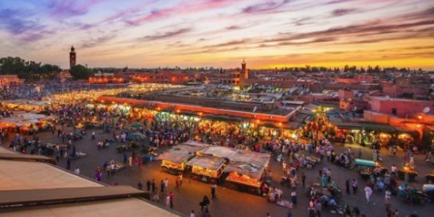 Parade et jeux de lumière à Marrakech pour l'entrée en vigueur de l'accord sur le climat
