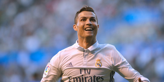 Football Soccer - Alaves v Real Madrid - Spanish Liga BBVA - Mendizorroza, Vitoria, Spain - 29/10/16 Real Madrid's Cristiano Ronaldo reacts after scoring. REUTERS/Vincent West