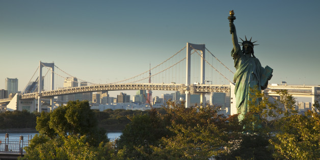Japan, Tokyo, Odaiba, Rainbow bridge and Statue of Liberty replica