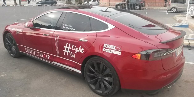COP22: On est montés à bord d'une voiture électrique Tesla à Marrakech