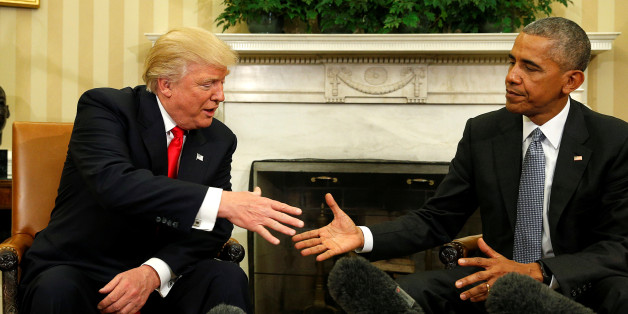 U.S. President Barack Obama meets with President-elect Donald Trump in the Oval Office of the White House in Washington November 10, 2016. REUTERS/Kevin Lamarque TPX IMAGES OF THE DAY