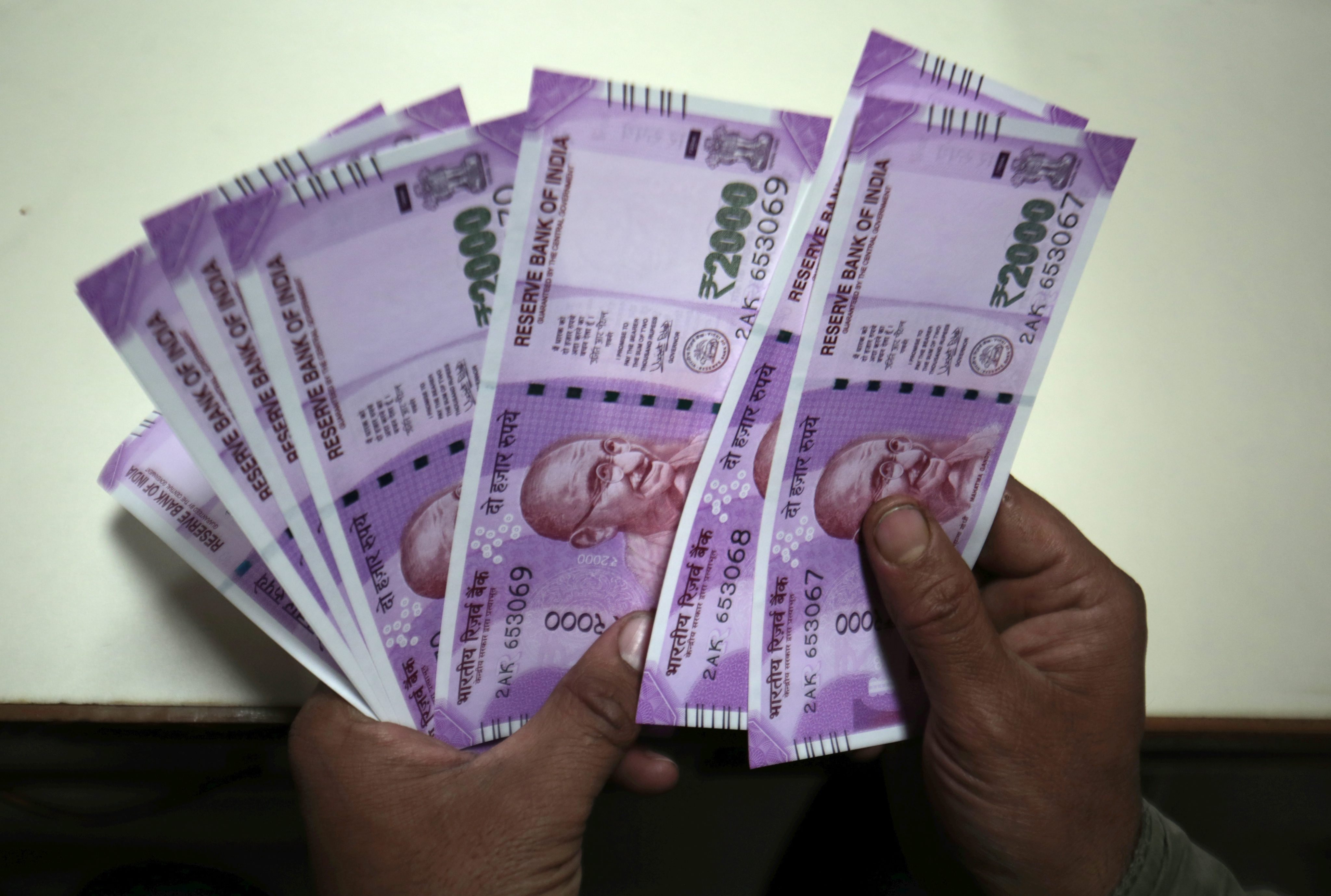 India Cancels Rupee Notes, Leaving Some Canadians With Worthless Cash 10 usd in rupees