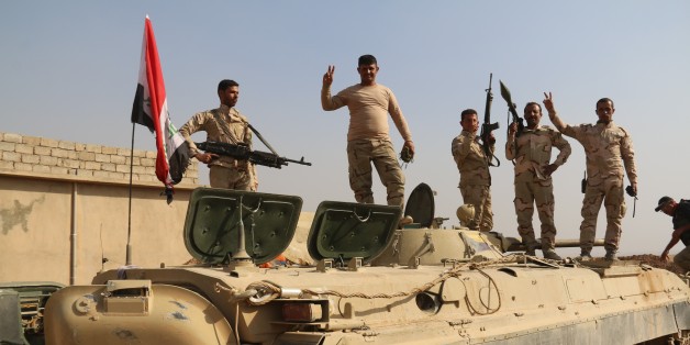 MOSUL, IRAQ - OCTOBER 19: Iraqi forces keep their position at the Nimrud town during the operation to retake Iraq's Mosul from Daesh, in Mosul, Iraq on October 19, 2016. A much anticipated Mosul offensive to liberate the city from Daesh began midnight of 16th of October. (Photo by Ali Mukarrem Garip/Anadolu Agency/Getty Images)