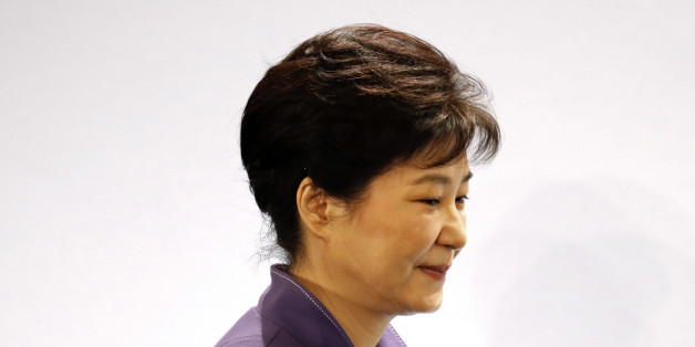 South Korean President Park Geun-hye arrives at an economic forum with French employer's body MEDEF union in Paris, France, June 2, 2016 as part of a four-day state visit in France. REUTERS/Charles Platiau
