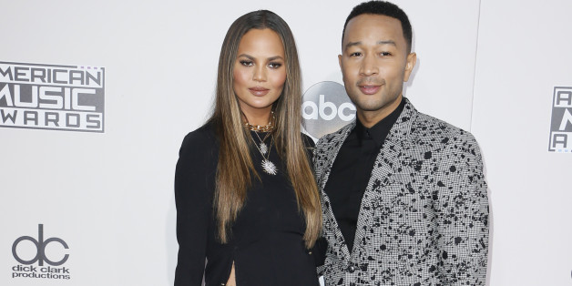 John Legend und seine Frau Chrissy Teigen kamen zu den American Music Awards - und jeder schaute nur auf ihr Kleid