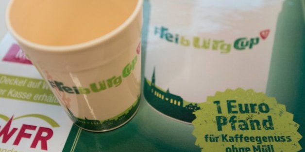 Die Stadt Freiburg hat ein Mehrwegsystem für To-go-Becher eingeführt