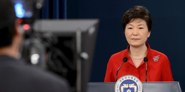 South Korea's President Park Geun-hye delivers a speech at the presidential Blue House in Seoul August 6, 2015. Park called on Thursday for "major sugery" on the economy, which faces slowing growth and increasing challenges as she approaches the half-way point of her single five-year term. REUTERS/Ed Jones/Pool