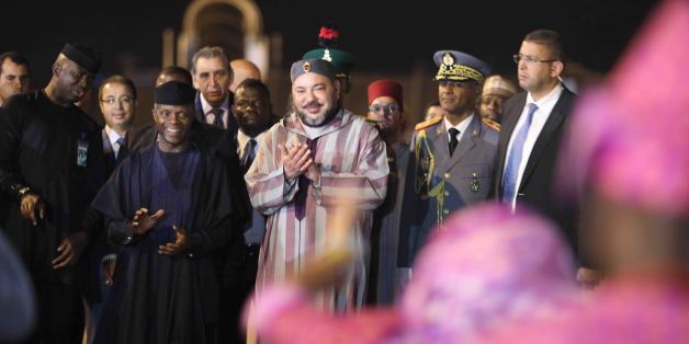 Le roi Mohammed VI à son arrivée à Abuja