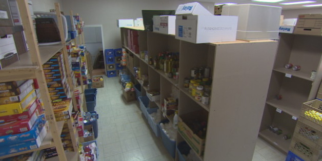 La soupe en conserve est un produit populaire donné aux banques alimentaires, mais il faut d'abord vérifier la date de péremption.