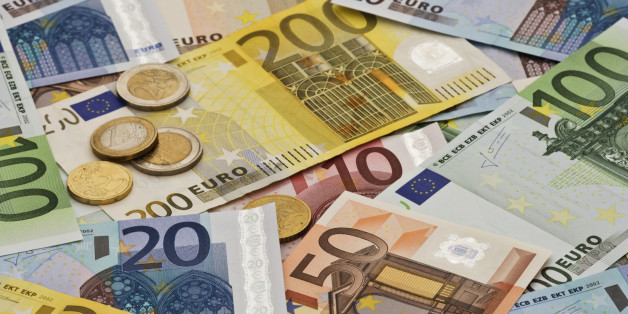 Along with coins, banknotes make up the cash or bearer forms of all modern fiat money. With the exception of non-circulating high-value or precious metal commemorative issues, coins are used for lower valued monetary units, while banknotes are used for higher values.