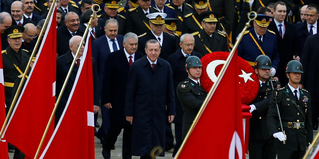 Turkey's President Tayyip Erdogan attends a Republic Day ceremony at Anitkabir, the mausoleum of modern Turkey's founder Ataturk, to mark the republic's anniversary in Ankara, Turkey, October 29, 2016. REUTERS/Umit Bektas TPX IMAGES OF THE DAY