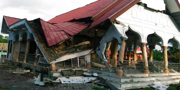 Ein beschädigtes gebäude in Pidie in Indonesiens Provinz Aceh