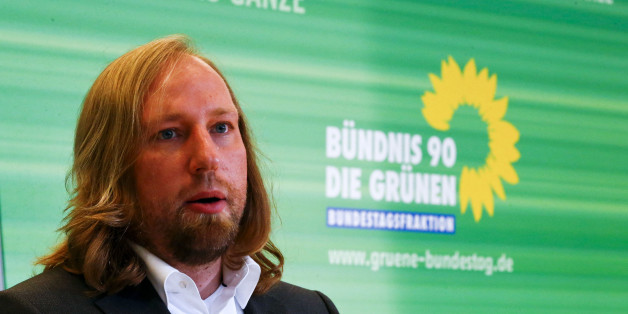 Anton Hofreiter of the environmental Green party (Die Gruenen) addresses the media in Berlin October 15, 2013. REUTERS/Tobias Schwarz (GERMANY - Tags: POLITICS)