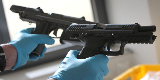 Deutsche kaufen zunehmend Waffen im Internet