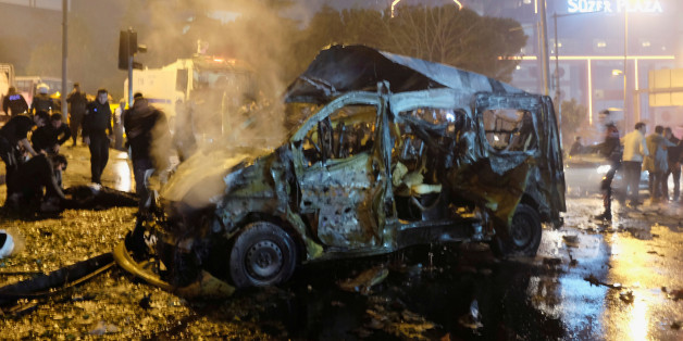 Zwei Bombenanschläge haben am Samstagabend Istanbul erschüttert