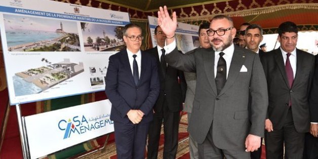 A Casablanca, le roi lance les travaux de la promenade maritime de la mosquée Hassan II
