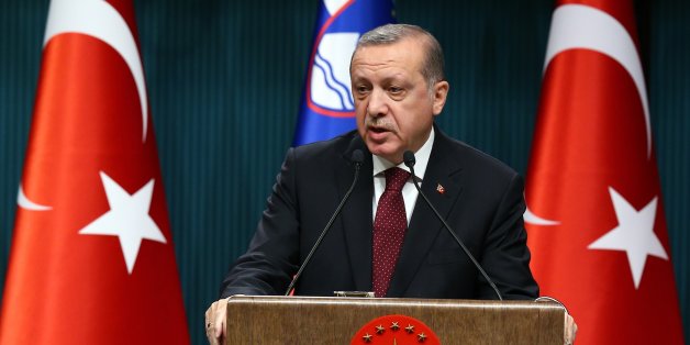 ANKARA, TURKEY - DECEMBER 15: Turkish President Recep Tayyip Erdogan (R) delivers a speech during a joint press conference with Slovenian President Borut Pahor (not seen) at the Presidential complex in Ankara, Turkey on December 15, 2016.
(Photo by Okan Ozer/Anadolu Agency/Getty Images)
