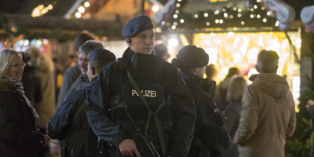 Polizeieinsatz vor demEinkaufszentrum Centro in Oberhausen