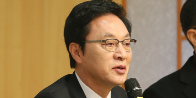 정두언 전 의원이 19일 서울 여의도 국회 의원회관에서 열린 새누리당 탈당파 '고백, 저부터 반성하겠습니다' 토론회에서 발언을 하고 있다.