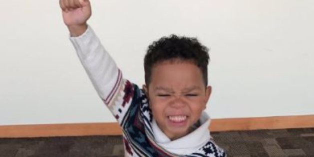 La réaction de ce garçon de 3 ans qui s'est fait adopter est parfaite