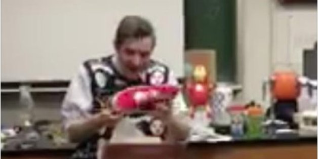 Cette classe a su trouver le cadeau de Noël parfait pour son professeur