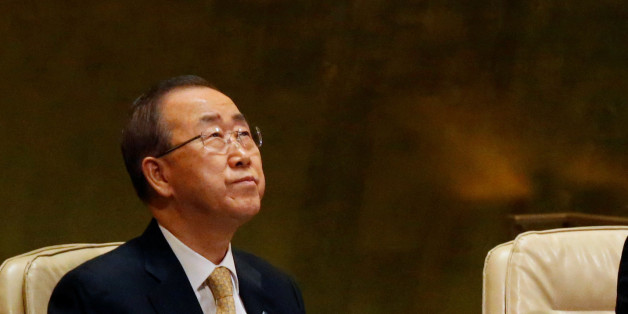 United Nations Secretary General Ban Ki-moon (L) and President of the General Assembly Peter Thomson participate in a tribute to the late King of Thailand Bhumibol Adulyadej in the General Assembly hall at United Nations headquarters in New York, October 28, 2016. REUTERS/Brendan McDermid