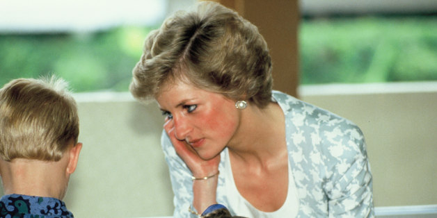 JAKARTA, INDONESIA - NOVEMBER 06: Diana, Princess of Wales, on a visit to the British Internetional School during her official visit to Indonesia on November 6, 1989 in Jakarta, Indonesia. The Princess is wearing a suit by Catherine Walker. (Photo by Georges De Keerle/Getty Images)