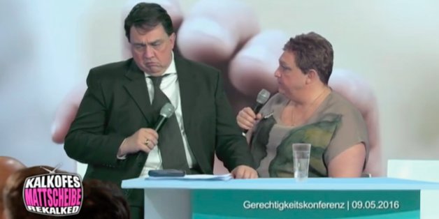 Oliver Kalkofe mimt Gabriel und jene Putzfrau, die den SPD-Chef vorgeführt hat