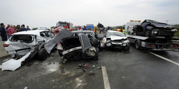 REUTERS/Alexandros Avramidis (GREECE - Tags: SOCIETY DISASTER TRANSPORT)