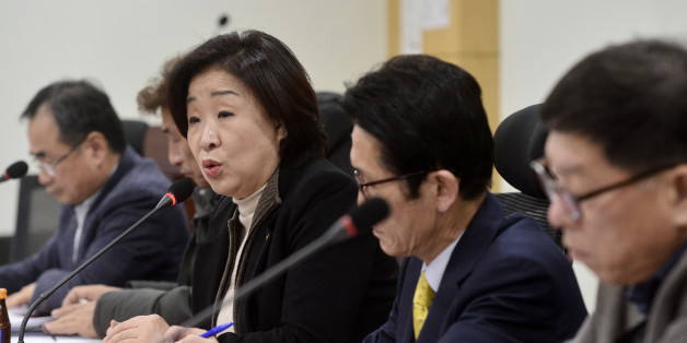 심상정 정의당 대표가 27일 오후 서울 여의도 국회의원회관에서 열린 'AI에 따른 농가 피해보상 개선방안 마련을 위한 농축산 단체 대표자 간담회'에 참석해 인사말을 하고 있다.