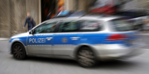 Nachbar hört Schreie in der Garage - Polizei findet tote 19-Jährige