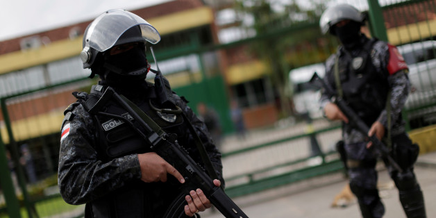 Soldiers of the military police are seen during a security operation outside of Puraquequara prison in Manaus after some prisoners were relocated following a deadly revolt, January 5, 2017. REUTERS/Ueslei Marcelino