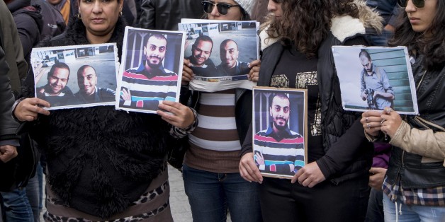 In January 9th, 2015: approximately 300 people demonstrated on Friday in Tunis for the Tunisian journalists Sofi��ne Chourabi and Nadhir Ktari, whom the Libyan branch of the organization Islamic State ( EI) asserted having executed. ' We are all Sofi��ne, we are all Nadhir ', proclaimed signs brandished by the demonstrators, for the greater part young journalists among whom many refused to believe the announcement in the absence of official confirmation. In a communiqu�