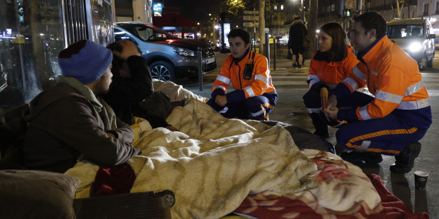 In vielen deutschen Städten sind im Winter Kältebusse für Obdachlose unterwegs.