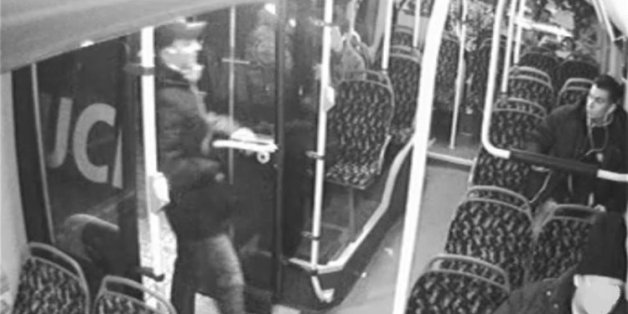 Die Tatverdächtigen im Überwachungsvideo