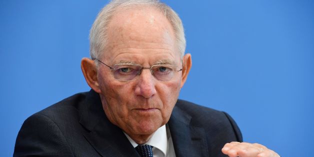 Eigentlich hätte Bundesfinanzminister Wolfgang Schäuble gut lachen - angesichts von einem Haushaltsplus in Höhe von 6,2 Milliarden Euro(Photo credit should read JOHN MACDOUGALL/AFP/Getty Images)