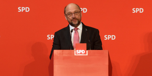 Martin Schulz, noch EU-Parlamentspräsident und möglicher SPD-Kanzlerkandidat, vor rotem Hintergrund - fehlt noch grün