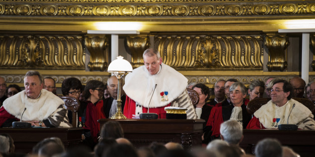 Newly appointed First President of the Cour de Cassation, France's Final Court of Appeal, the country's highest jurisdiction, Bertrand Louvel (C) delivers a speech during his appointment ceremony at the Paris courthouse July 16, 2014. REUTERS/Martin Bureau/Pool (FRANCE - Tags: CRIME LAW POLITICS SOCIETY)