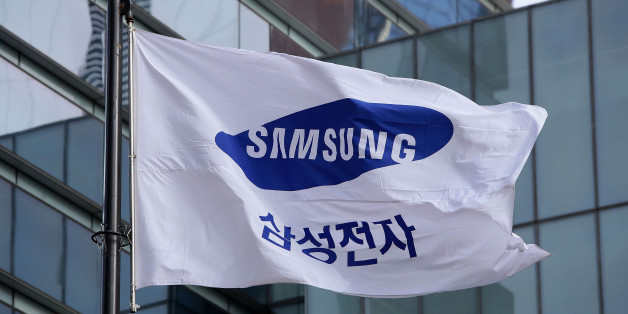 SEOUL, SOUTH KOREA - JANUARY 12: A Samsung flag flies outside the company's headquarters on January 12, 2017 in Seoul, South Korea. The independent counsel team investigating the peddling scandal involving South Korean President Park Geun-hye and her confidant Choi Soon-sil summoned Samsung Group Vice Chairman Lee Jae-yong for questioning on charges of perjury as he allegedly lied about the money Samsung donated to Choi through multiple channels in the parliamentary hearings last month. (Photo