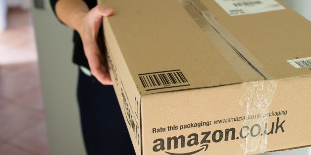 Eine Britin soll in einem Paket von Amazon eine geschmacklose und unheimliche Botschaft gefunden haben