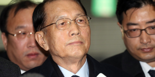 '문화·예술계 블랙리스트'의 작성-관리 주도 의혹을 받고 있는 김기춘 전 청와대 비서실장이 17일 오전 서울 대치동 '박근혜 정부의 최순실 등 민간인 국정농단 사건 수사 특별검사팀' 사무실에 피의자 신분으로 소환되고 있다.