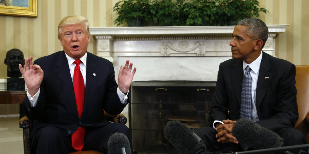 U.S. President Barack Obama (R) meets with President-elect Donald Trump to discuss transition plans in the White House Oval Office in Washington, U.S., November 10, 2016. REUTERS/Kevin Lamarque