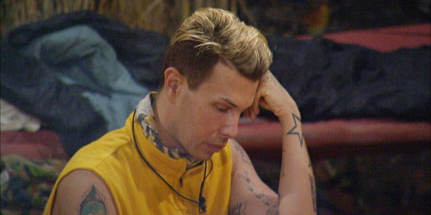 So blamiert sich "Botox-Boy", als er gegen Sarah Joelle austeilen will - und bemerkt es nicht einmal